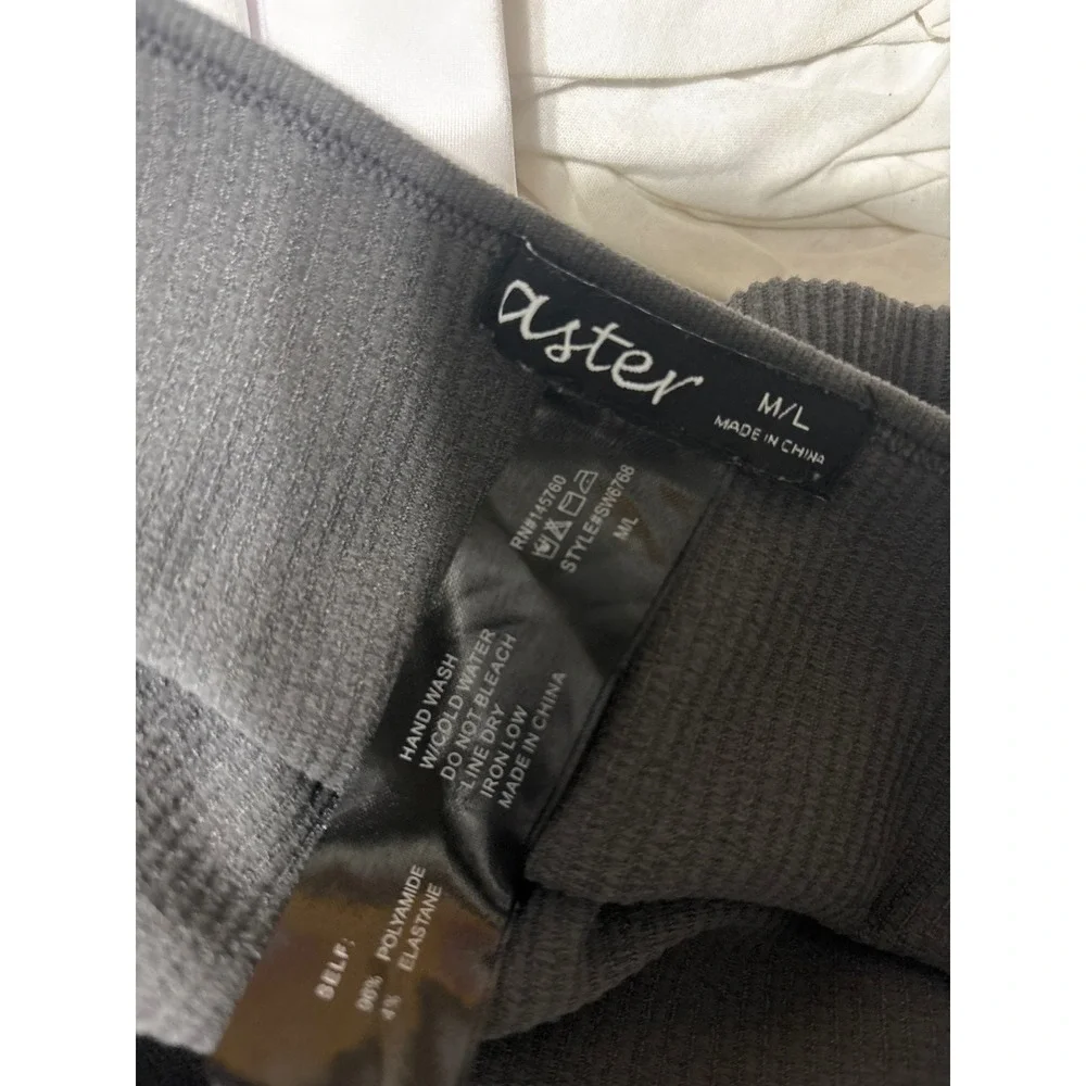 Aster Ribbed Halter Top Charcoal Gray V-Neck Cropped Knit Camisole  M/L